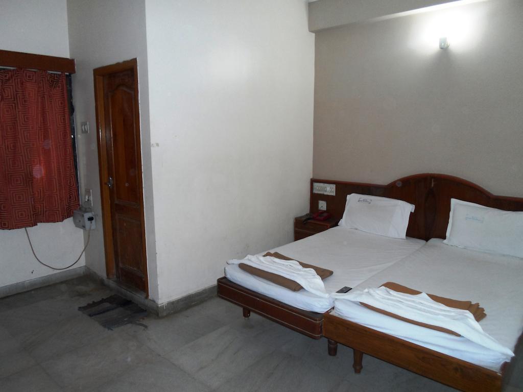 Hotel Gopi Krishna Tirupati Room photo