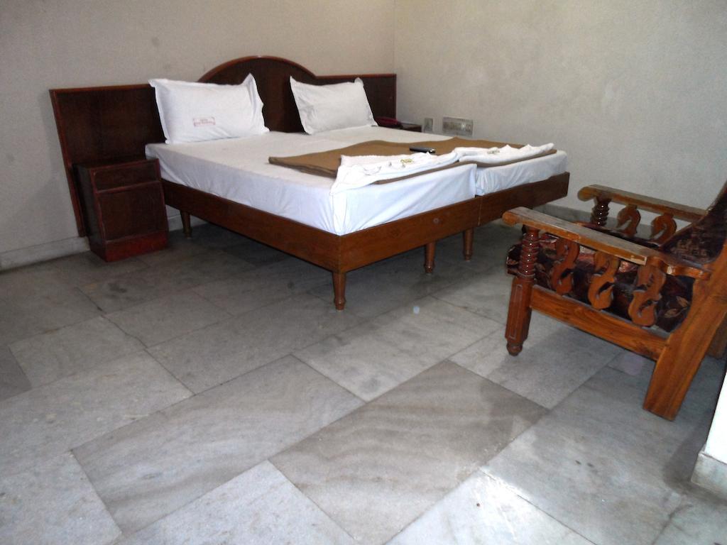 Hotel Gopi Krishna Tirupati Room photo