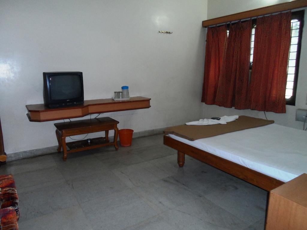 Hotel Gopi Krishna Tirupati Room photo